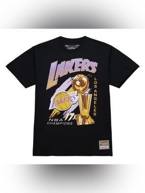 Mitchell & Ness Lakers 17X Champions NBA Graphic T-Shirt